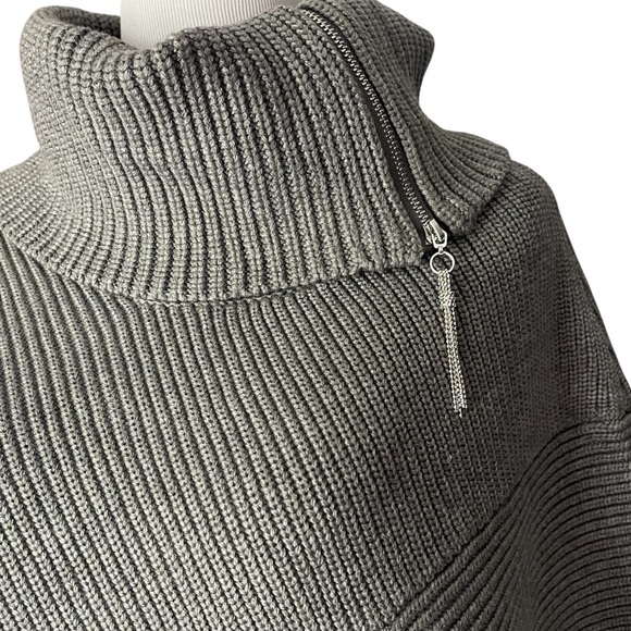 NWT White House Black Market Gray Poncho/Sweater - Picture 2 of 6